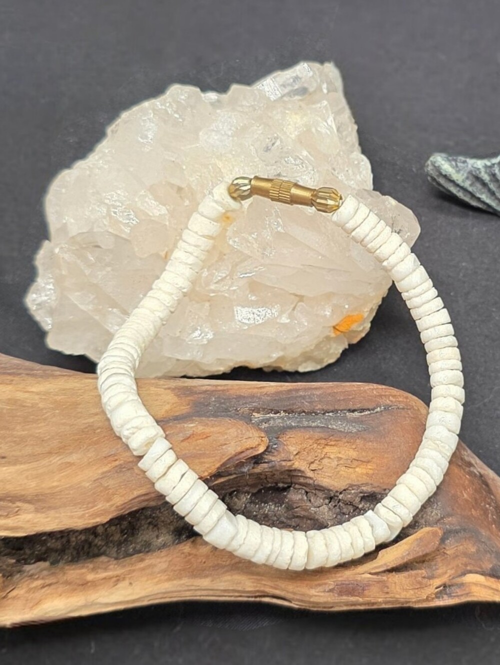Vintage White Shell Heishi Bead Bracelet Boho Coastal 7.5"